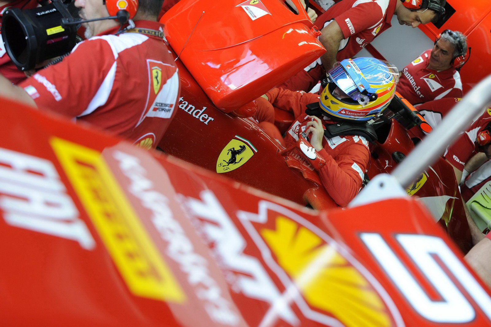 [F1-Brazil-Ferrari-Alonso-1%255B2%255D.jpg]