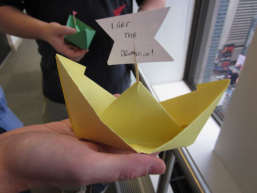 The deeper folds would allow you to use the boats to hold candies or nuts for your guests to enjoy as party favors. A hit at the kids' table, no doubt.