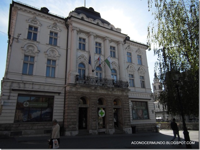 016-Liubliana-Diversas fachadas de C.MiKlosiceva-P4280253 (2)
