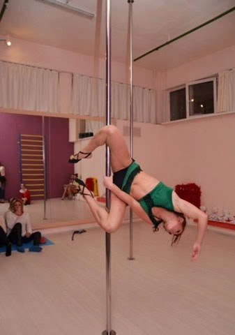 [pole-dancing-sport-028%255B2%255D.jpg]