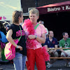 roze zaterdagcompagny with ball 26-6-2010 17-27-54.JPG
