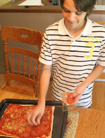 [pepperoni%2520pizza%255B6%255D.jpg]