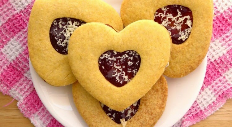 [shortbread-heart-cookies-with-raspberries-and-white-chocolate-featured-750x410%255B4%255D.jpg]