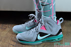 Matching Nike Basketball Elite Socks for LeBron 9 Miami Vice nike basketball elite lebron socks southbeach 1 04 Matching Nike Basketball Elite Socks for LeBron 9 Miami Vice