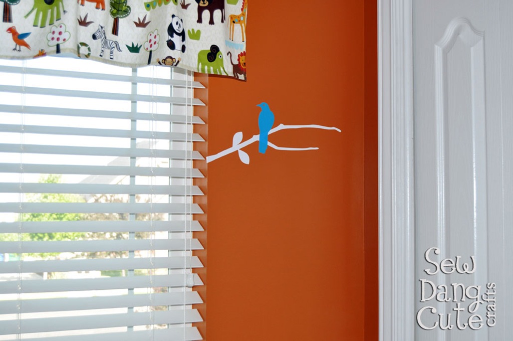[Bird-by-window%255B3%255D.jpg]