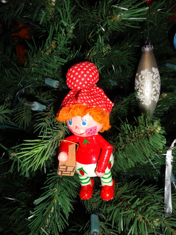 [Deccorating%2520Christmas%2520042%255B4%255D.jpg]