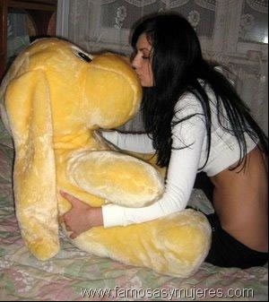[chicas%2520con%2520fotos%255B4%255D.jpg]