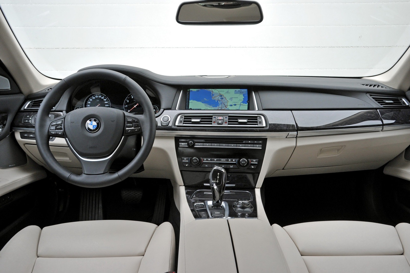 [2013-BMW-7-Series-34%255B5%255D.jpg]