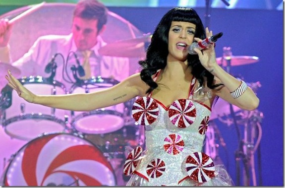 katy-perry-breasts-aeadc4
