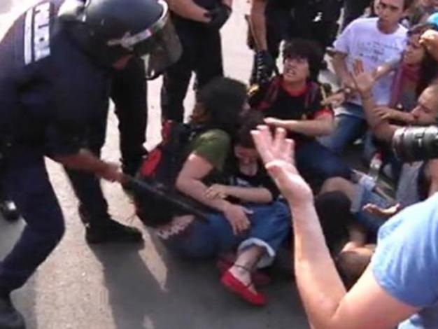 [desalojo%252015-M%2520Barcelona%255B3%255D.jpg]