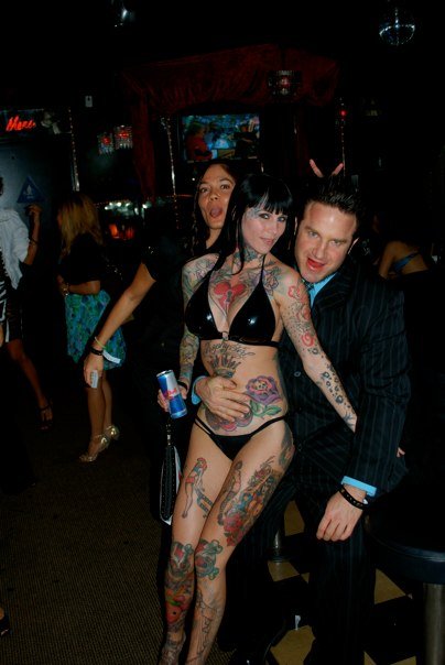 Hypnotica Pickup Artist At Club With Girl 3, Hypnotica