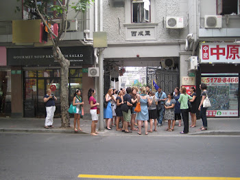 Class Walking Tour in Shanghai (Photo by Todd Kimmel)