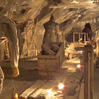 mannequins-show-ancient-salt-mining-techniques-at-wieliczka-salt-mine-pl045.jpg mannequins-show-ancient-salt-mining-techniques-at-wieliczka-salt-mine-pl045.jpg