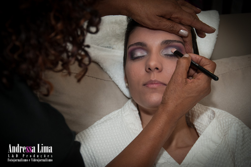 Fotos de Marcelle e Marcus. Foto numero 0002 do estudio L&D Producoes, do Rio de Janeiro, RJ. Andressa Lima e equipe fazem fotos de casamento (fotografias de casamentos), fotos de making-of (making of de noiva), fotos de eventos sociais, fotos de casal (ensaios fotograficos de e-session), videos de casamento (filmagem de casamentos), videos de making-of e videos de eventos sociais. Fotojornalismo e videojornalismo no Rio de Janeiro, RJ. 11/10/2010 Rio de Janeiro álbum fotos do Casamento Marcelle e Marcus Maquiagem casamento rio janeiro fotografias casal rj foto eventos noiva ensaio fotografico bolo bolos fotografia gestante sites books