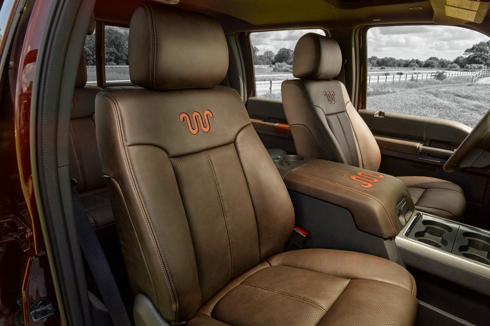 [2015-Ford-F-250-King-Ranch-SuperDuty-6%255B3%255D.jpg]