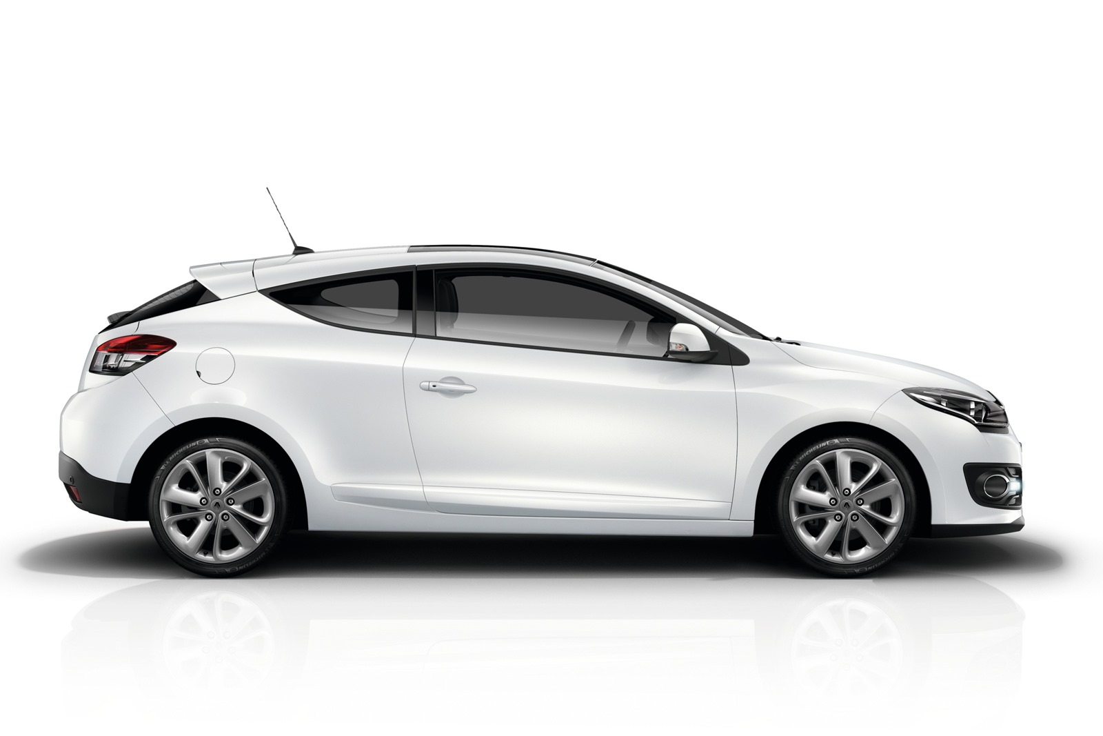 Renault-Megane-Range-Facelift-5%25255B3%25255D.jpg