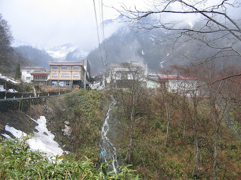 燕温泉
