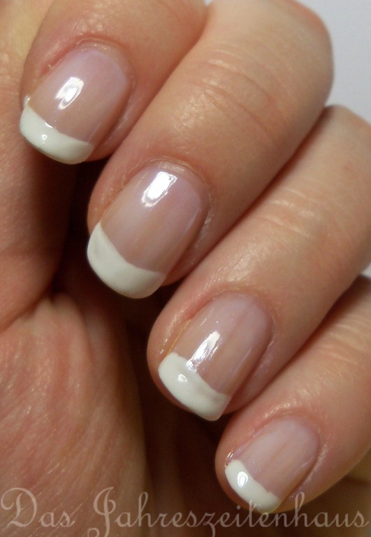 [Essence%2520Studio%2520Nails%2520Pro%2520White%2520Rose%25202%255B5%255D.jpg]