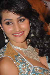 Anjali Lavania Hot Cleavage Photo Stills