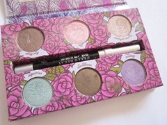 the urban decay feminine palette, bitsandtreats