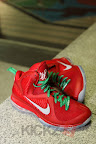 Throwback Thursday: Look Back at LBJs 2011 Christmas Shoes nike lebron 9 gr christmas 4 14 kickz Throwback Thursday: Look Back at LBJs 2011 Christmas Shoes