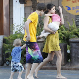 Justin and Selena Spending a Day with Family at the Beach
