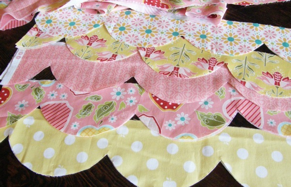 [Cut%2520Scallops%2520Baby%2520Quilt%2520Tutorial%255B5%255D.jpg]