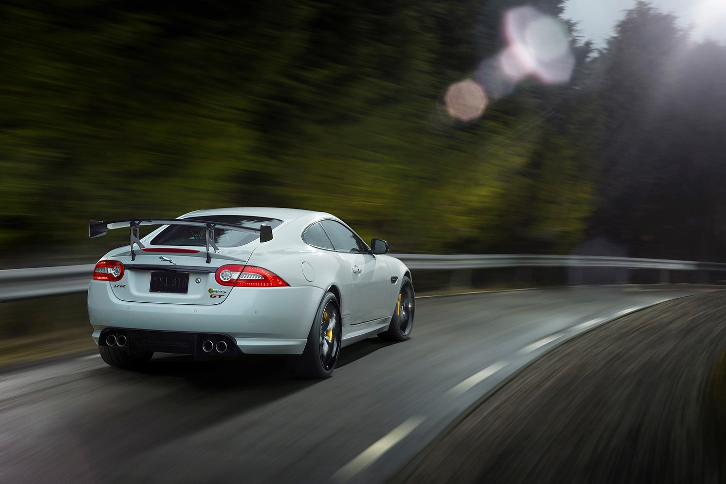 Jaguar-XKR-S-GT-6%5B3%5D.jpg