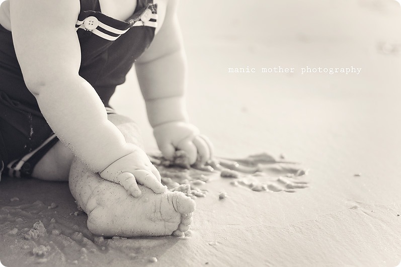 baby-in-sand