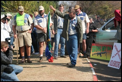 Afrikaners 9DEMO SOUTH AFRICAN FLAG BURNING MAY312012 DELMAS COURT FARM MURDER PROTEST