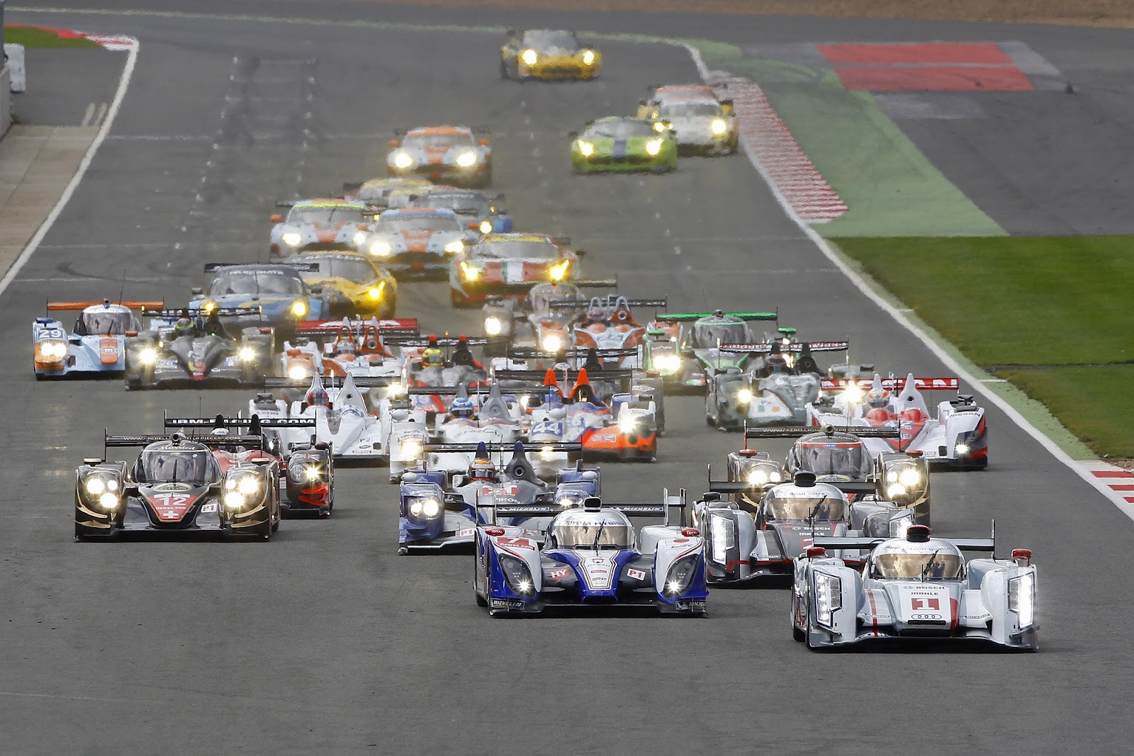 [Silverstone-start-20123.jpg]