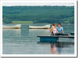 Lakeside Setting to Enjoy Romantic Picnics and Walks