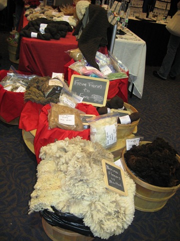 [20111203ARFiberArtsEx572.jpg]