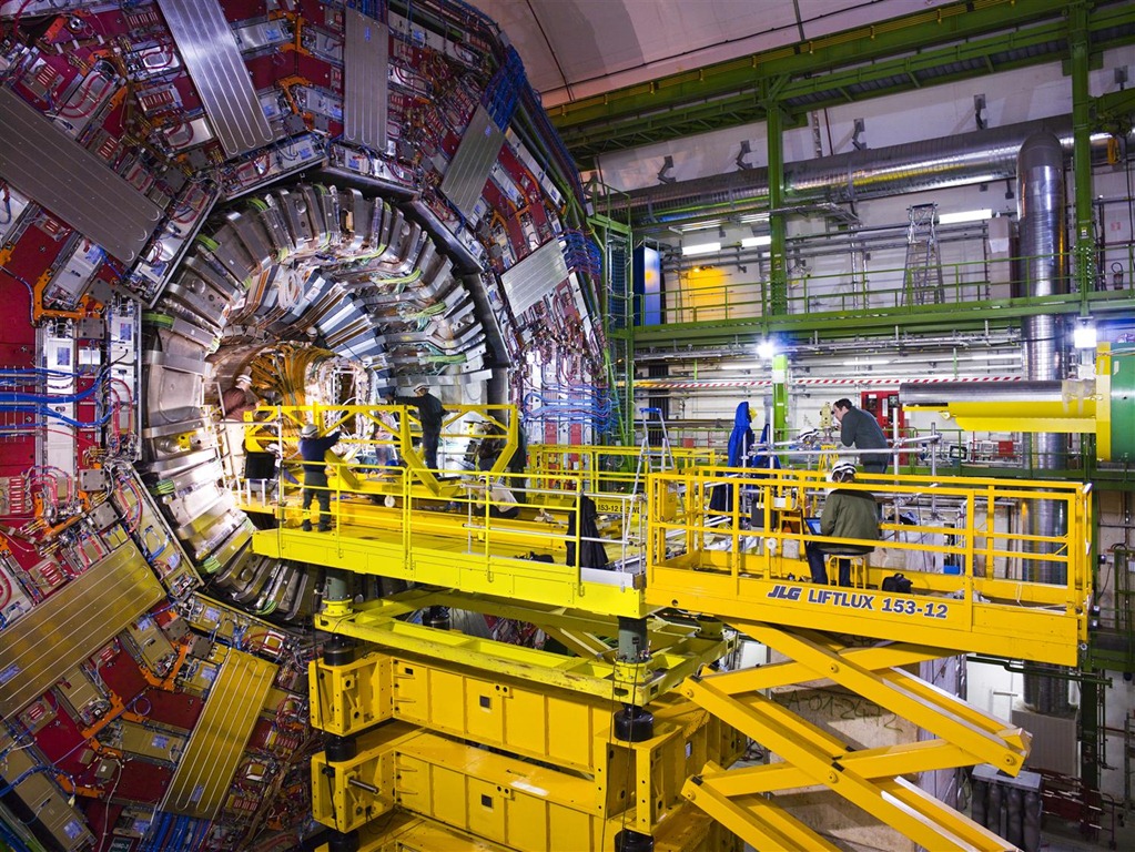 [Cern%255B4%255D.jpg]