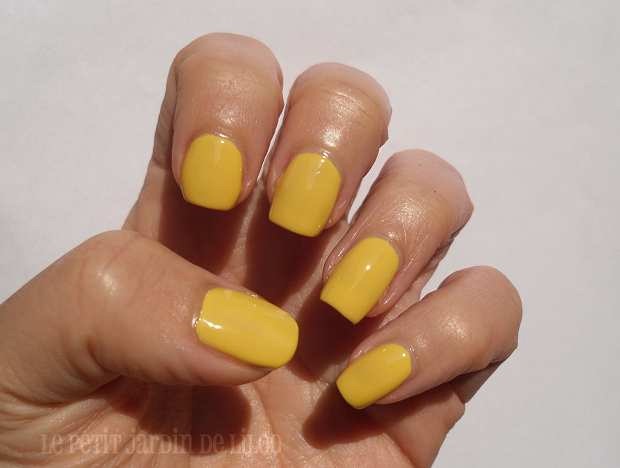 13-newlook-colour-pop-collection-nail-polishes-yellow-pistachio-review