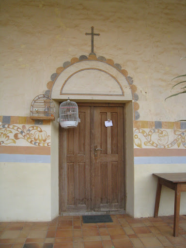 Rosma loved the arches over the doors and wanted to use that as a design element too.