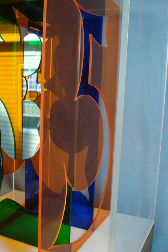 [Lucite%2520numeral%2520sculpture6%255B3%255D.jpg]