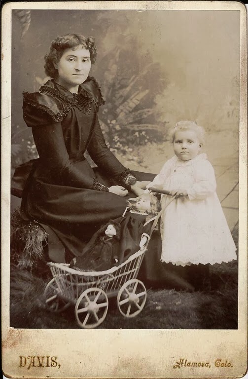 [Tula%2520Faucett%2520with%2520Ola%25202%255B11%255D.jpg]