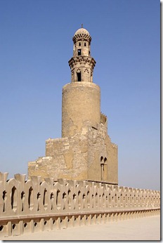 399px-Kairo_Ibn_Tulun_Moschee_BW_7