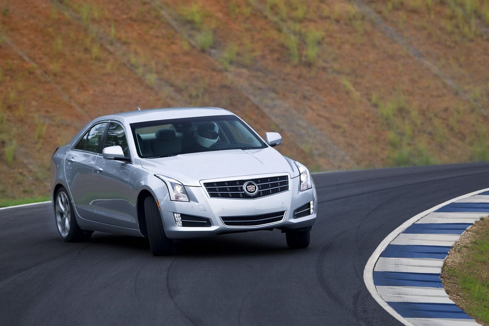 [2013-Cadillac-ATS-26%255B5%255D.jpg]