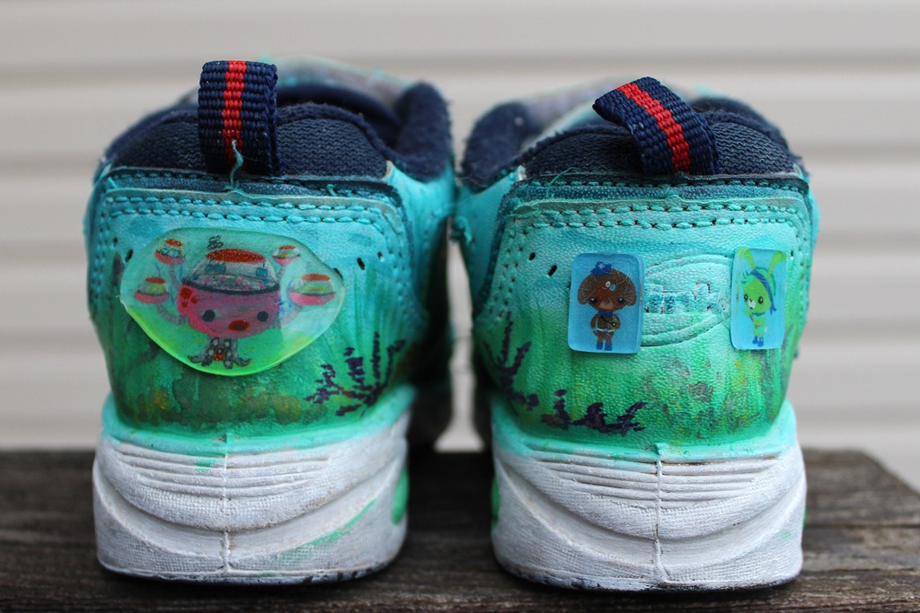 [back%2520side%2520octonaut%2520shoes%255B4%255D.jpg]
