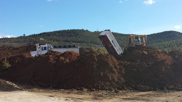 A-Truck-emptying-the-last-of-his-load-at-Stromlo-Forest-Park.jpg
