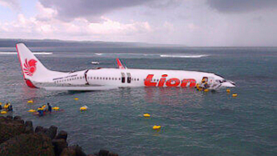 Lion Air landing in Bali Lion Air landing in Bali