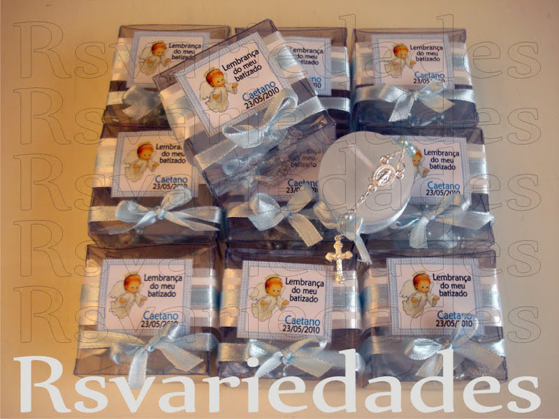 Caixa em acetato quadrada (opção para batizado)
: R$4,50 unid (min. 40 unids).
: Medidas - 5x5x3 cm.
: Conteúdo: mini-velinha + mini-terço.
: Fechamento em fita de cetim, etiqueta personalizada. Caixa em acetato quadrada (opção para batizado)
: R$4,50 unid (min. 40 unids).
: Medidas - 5x5x3 cm.
: Conteúdo: mini-velinha + mini-terço.
: Fechamento em fita de cetim, etiqueta personalizada. Lembrancinhas batizado brinde festa