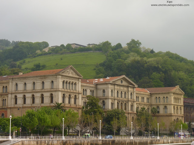 edificio-de-la-universidad-de-deusto-en-bilbao.JPG