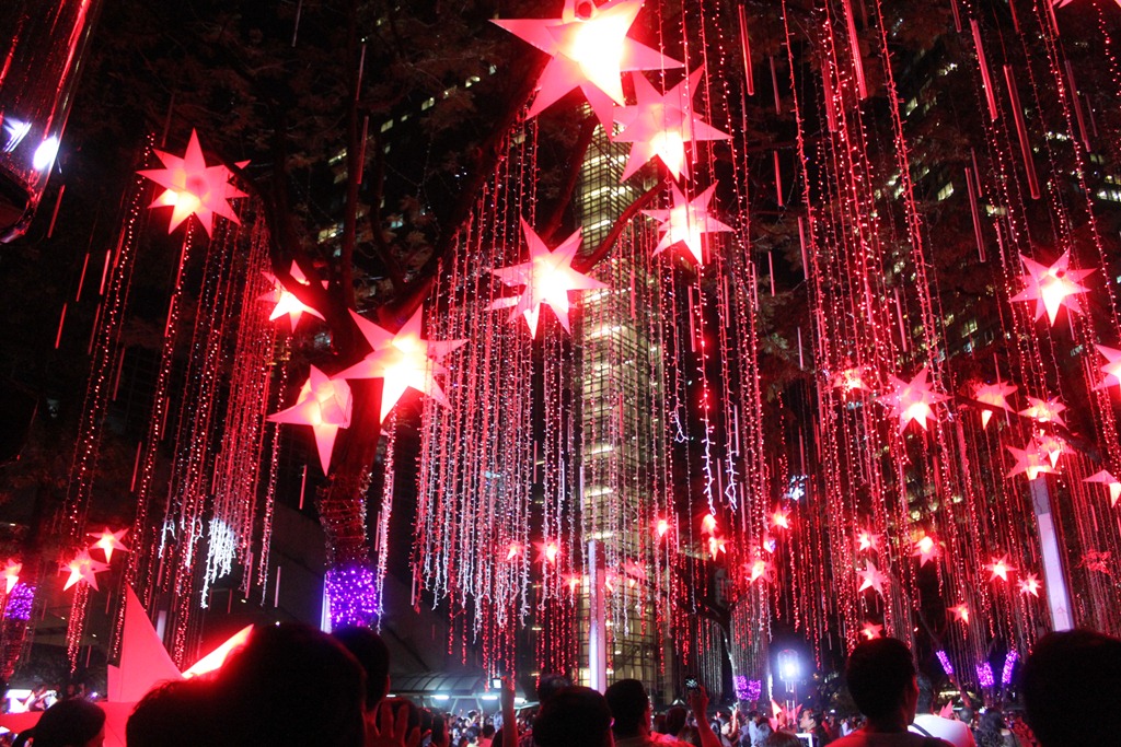 [Ayala%2520Triangle%2520Gardens%2520Christmas%2520Lights%2520%2526%2520Sounds%2520Show%255B7%255D.jpg]