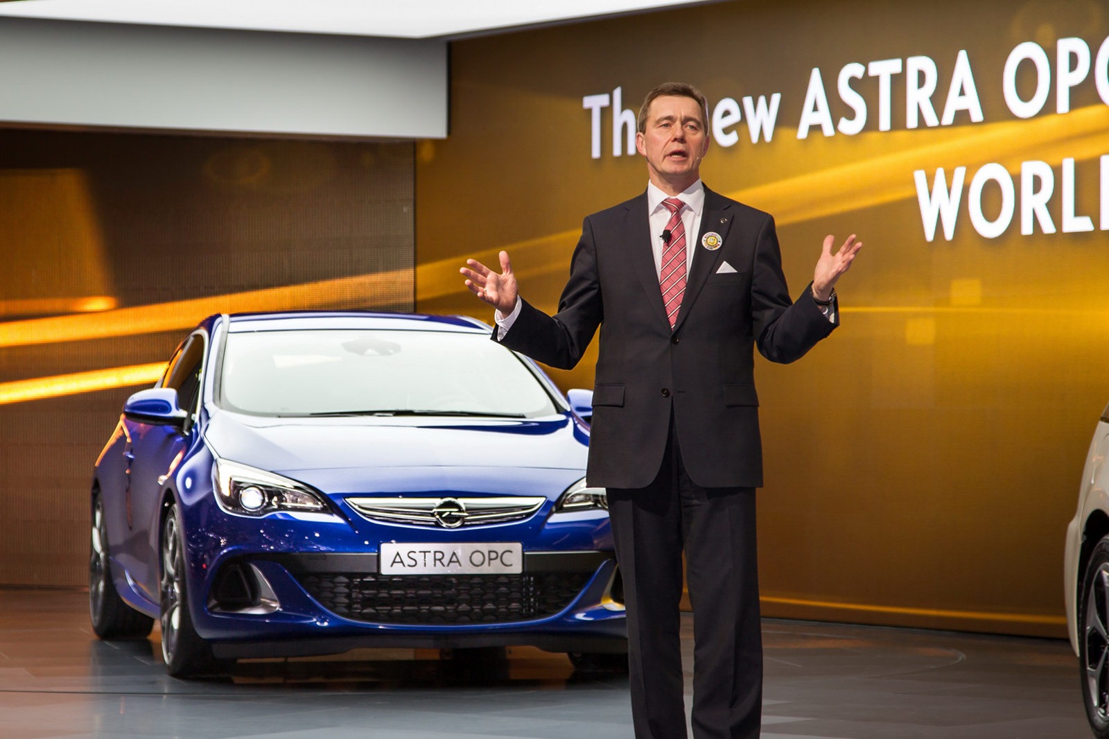 [2012-Opel-Astra-OPC-7%255B2%255D.jpg]