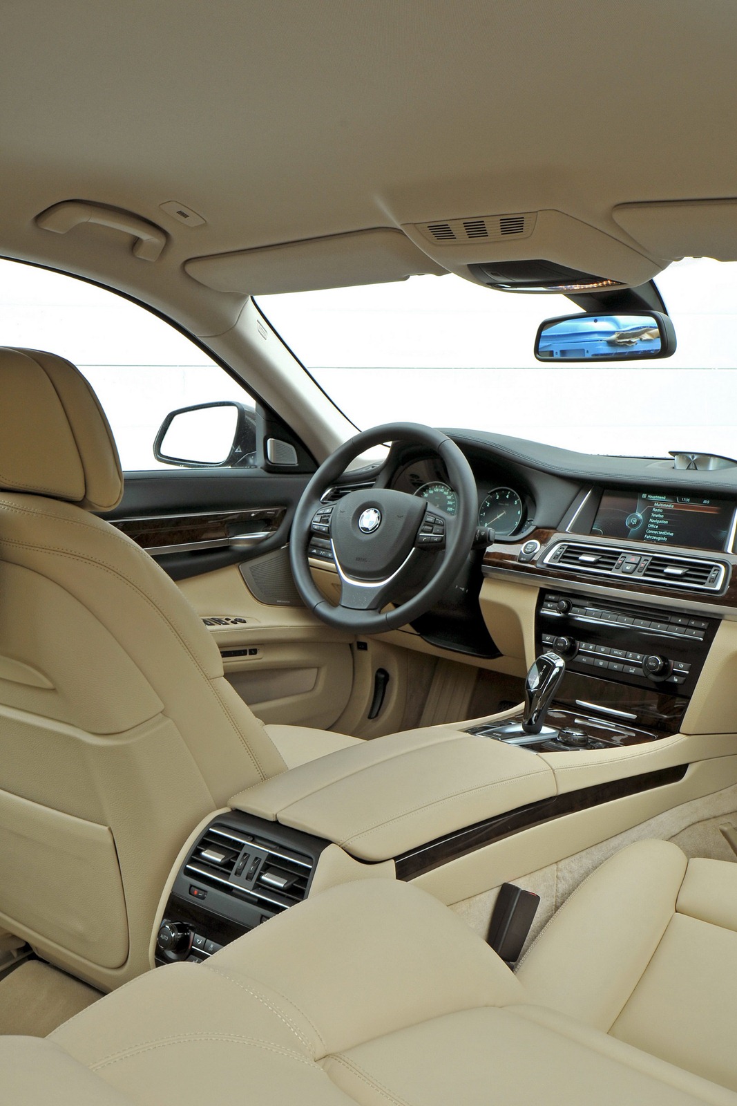 [2013-BMW-7-Series-259%255B2%255D.jpg]