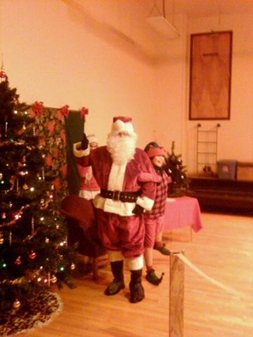 [santa%2520getting%2520ready%255B3%255D.jpg]
