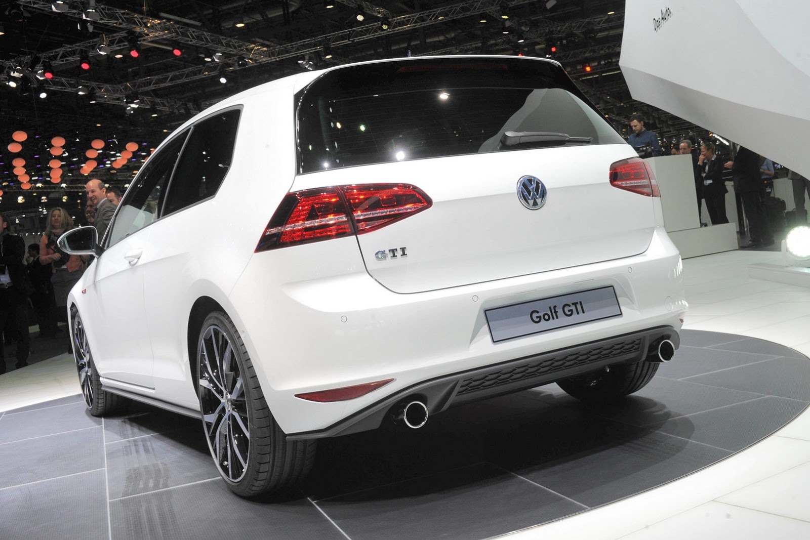 2014-VW-Golf-GTI-9%25255B2%25255D.jpg